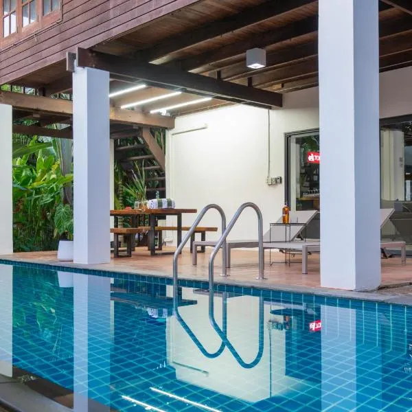 Bophut Fishermans Village Teak Modern Pool Villa, ξενοδοχείο σε Bophut 