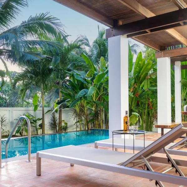 Bophut Fishermans Village Teak Modern Pool Villa, hotel in Bophut