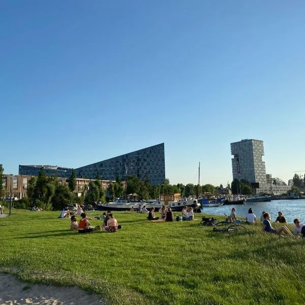 Cosy Studio, with outdoor swimming, hotel di Amsterdam