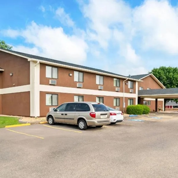 Super 8 by Wyndham Blue Earth, hotel in Blue Earth