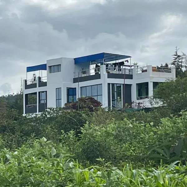 Elmadel Coffee Gardens 5Bedroom Villa Mua Hills 50kms from Nairobi, hotel v destinaci Masaku