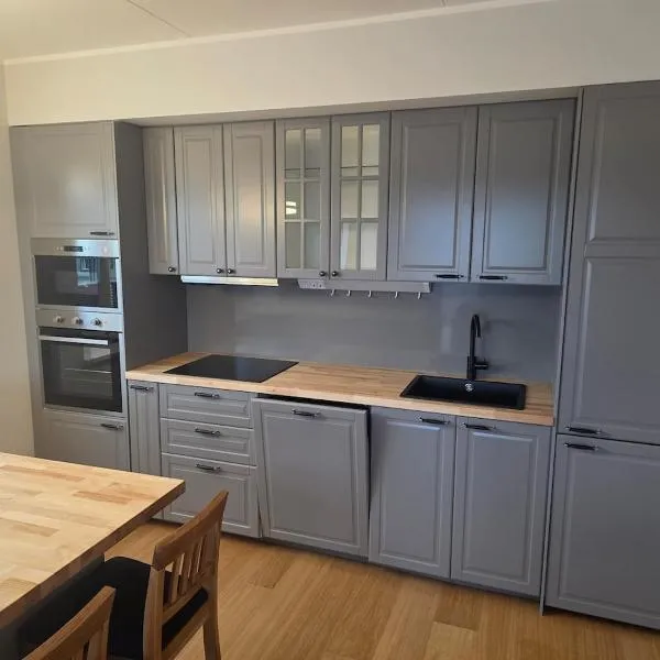 Spacious and cozy apartment in Tartu, hotel in Tartu
