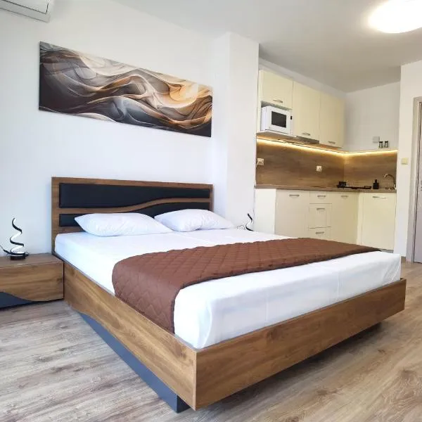 Cabacum Pleasure Beachfront Apartments, hotel in Varna City