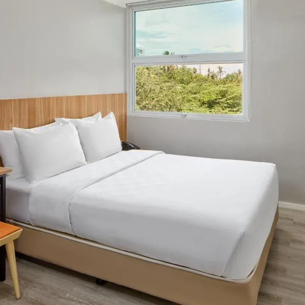 Go Hotels Plus Bacolod - Newly Renovated, hotel in Bacolod