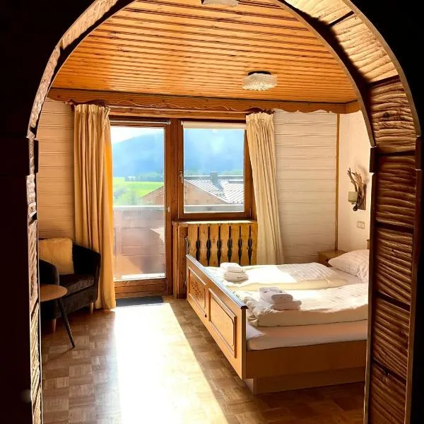 Hotel Wildrose, hotel v destinácii Neukirchen am Großvenediger