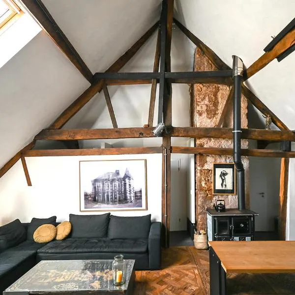 The Castle Loft - Pascal's Angels, ξενοδοχείο σε Clemency