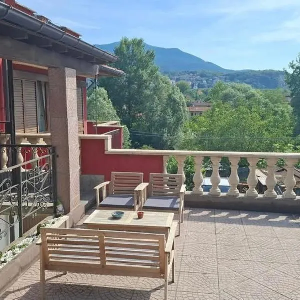 The Happy Goat Apartment, hotel in Germignaga