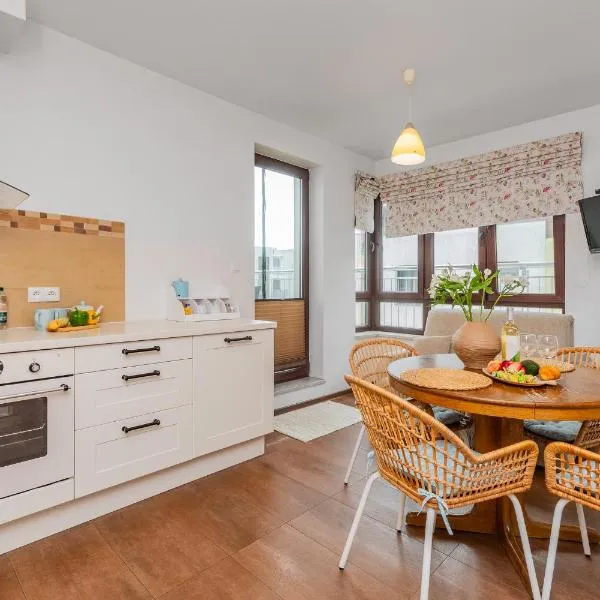 APARTAMENTY MIERZEJA - PRZY MARINIE, 100 m od Zalewu Wiślanego, Kąty Rybackie, ξενοδοχείο σε Katy Rybackie
