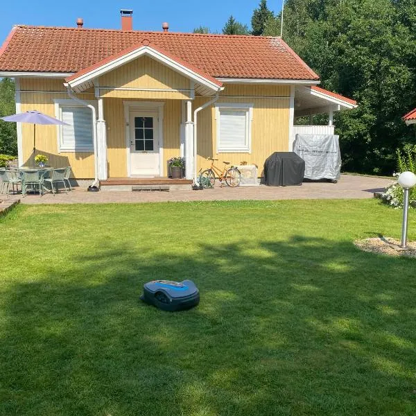 Talo Merikarvian keskustassa lähellä Merta!, hotel v destinaci Merikarvia