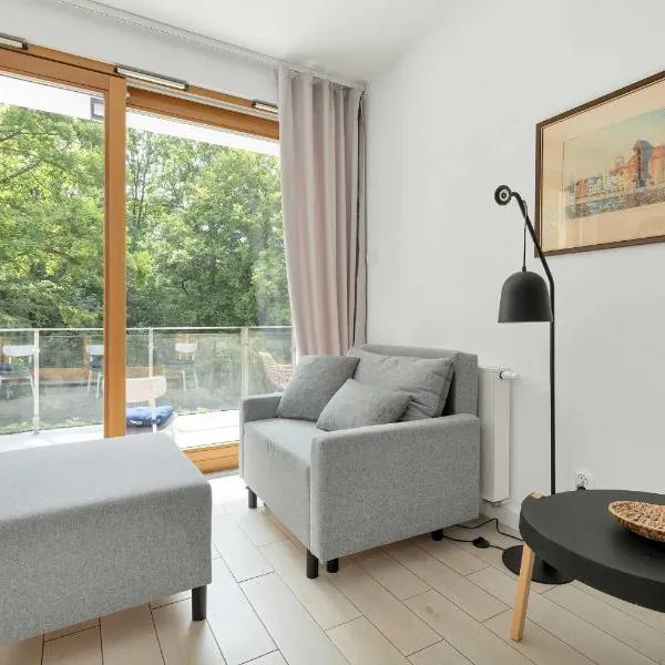 Cosy Apartment Parking & Balcony Close to the Kępa Redłowska by Noclegi Renters, hotel en Gdynia
