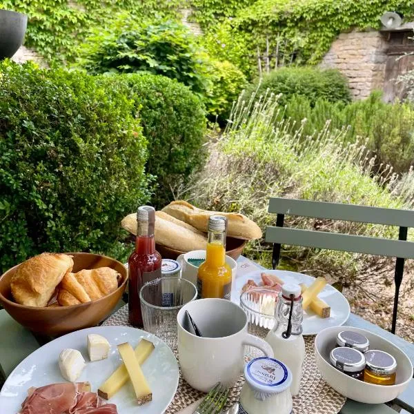 Chambre d'hôtes - Suite familiale accès privatif, hotel em Sacquenay