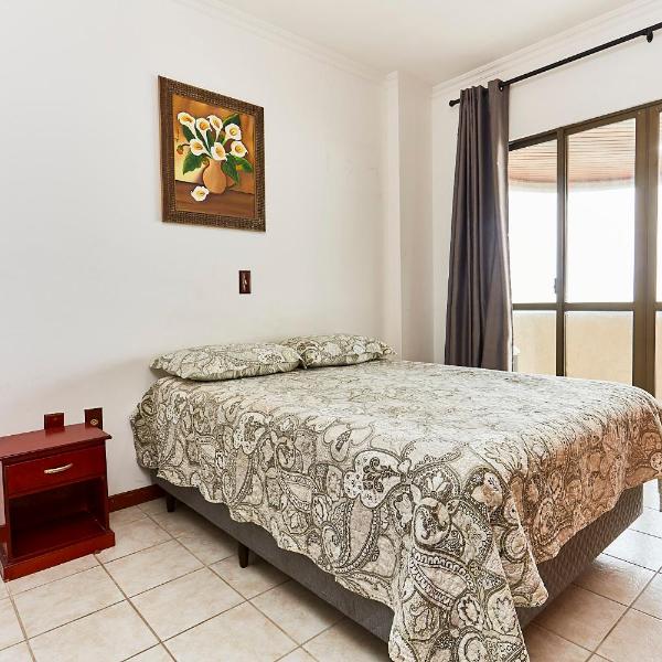 1090 Apartamento com linda vista para o mar , de frente para Avenida de Bombinhas. - Foto 2