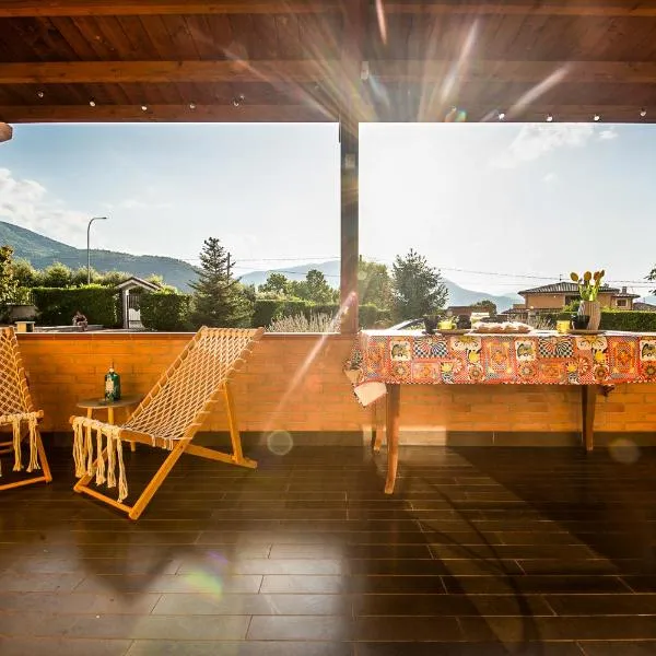 Chico's House - Free Bike Parking - 5 minutes from Sulmona, hotel v destinaci Sulmona