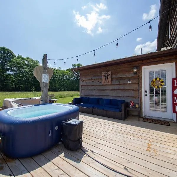 Smiths In-law suite! Pet friendly, hot tub!, hotel v destinaci Valley Head