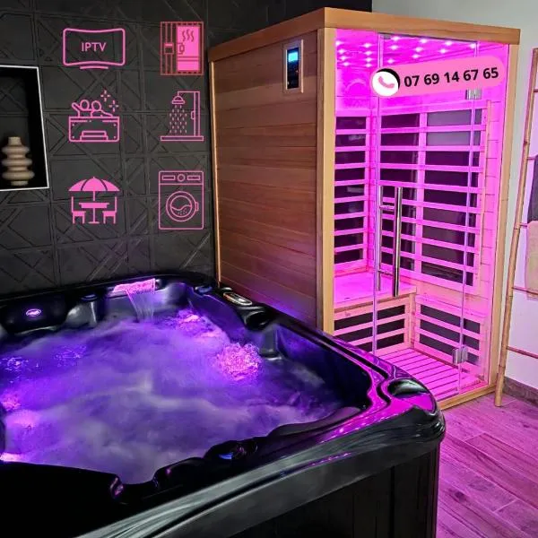 Love Room Luxe and Spa - Sauna, hotel in Domérat