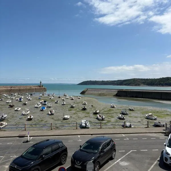 Appartement vue mer, hotel in Binic-Etables-sur-Mer