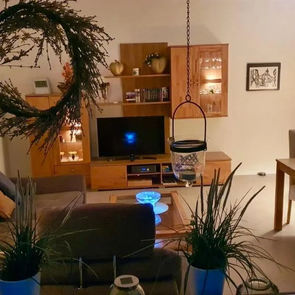Haus Waldblick - Ferienwohnung Sonnenplätzchen, Bad Bergzabern, hotel v destinaci Bad Bergzabern