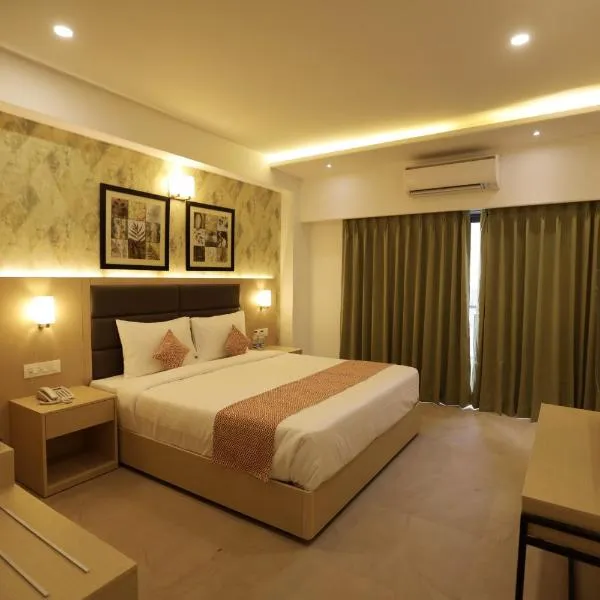 Hotel Ramida Suites At Delhi Airport, hotel in Jāmb