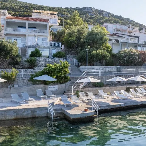 Villa Azzurro with Private Beach, hotel en Neum