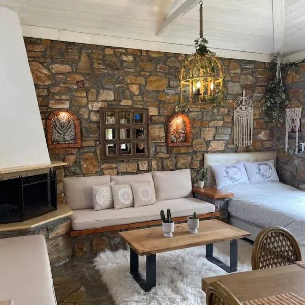 Stone cottage by the Coast of Olympus, hotel in Leptokaria