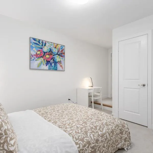 CEDAR Double Room with attached private Bathroom and Balcony in Toronto, ON, Canada, hotel a Toronto