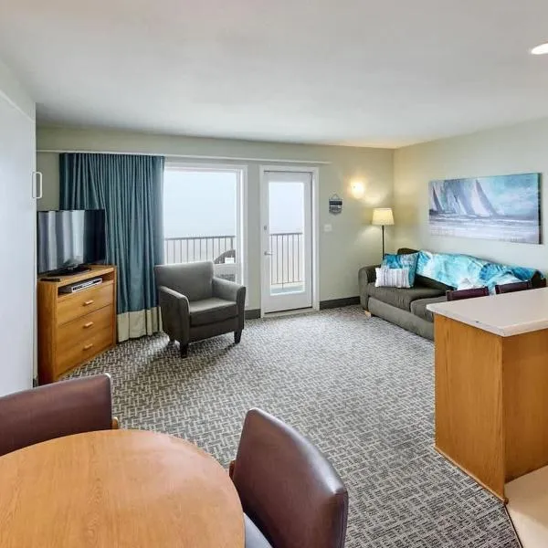 Oceanfront Suite - Sleeps 6 - Beach Access & Full Kitchen, hotel in Lincoln City