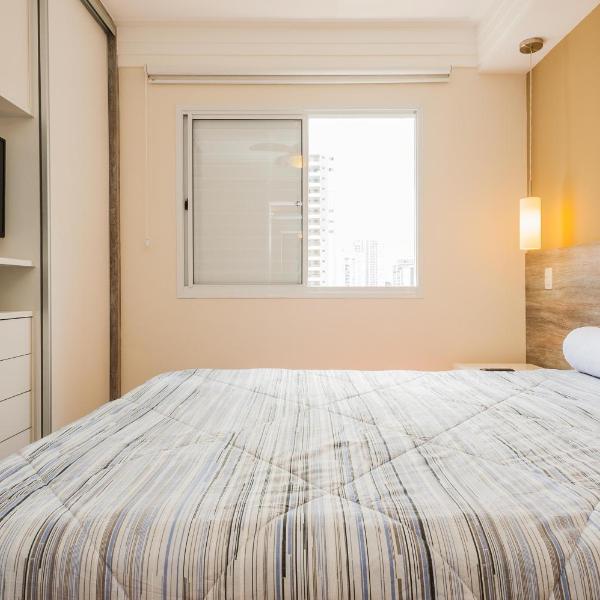 BHaus Morumbi IN Jardim Sul - Apartamento 50m2 com Varanda e Linda Vista 19o andar - Cama Queen - Academia - Piscina - Lavanderia - Próximo ao Shopping Jardim Sul - Vaga de Garagem - Acomoda 2 adultos e 1 criança - in4 - Foto 2