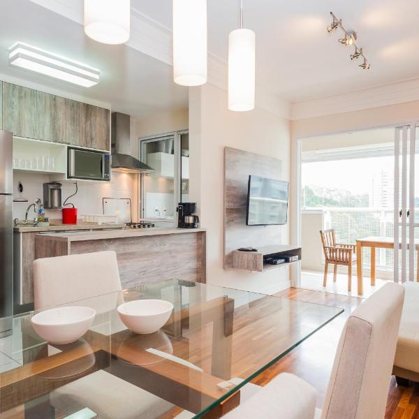 BHaus Morumbi IN Jardim Sul - Apartamento 50m2 com Varanda e Linda Vista 19o andar - Cama Queen - Academia - Piscina - Lavanderia - Próximo ao Shopping Jardim Sul - Vaga de Garagem - Acomoda 2 adultos e 1 criança - in4