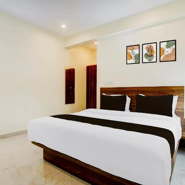 Super Hotel O PANVITH SUITES near Bangalore International Airport, hotel v destinaci Yelahanka