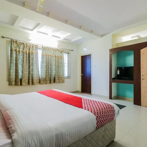 Super Hotel O Parnasala Princely, hotel in Rājahmundry