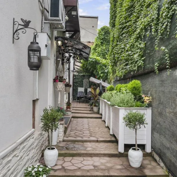 White house parc Carol, hotel i Bukarest