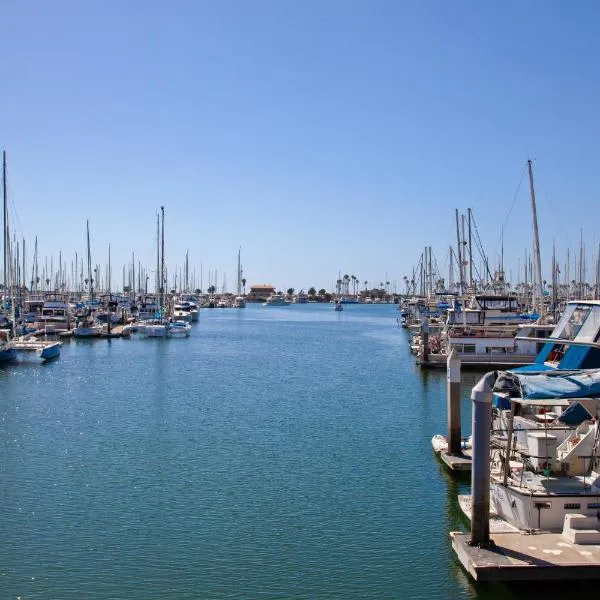 Holiday Inn Express Hotel & Suites Ventura Harbor by IHG, מלון בונטורה
