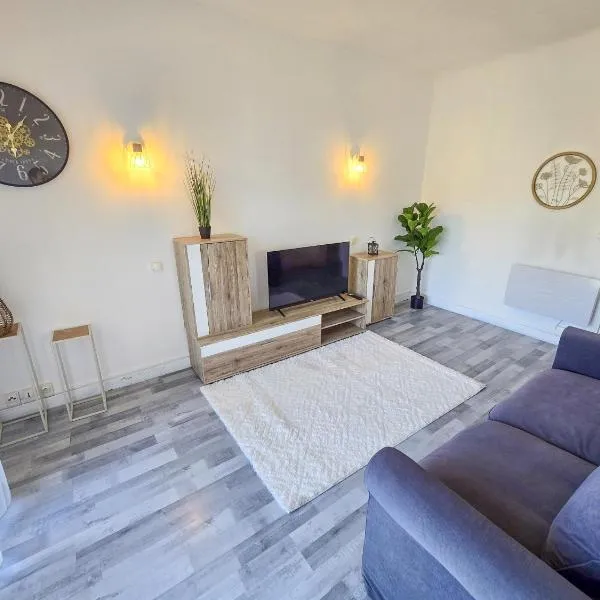 Le Cosy du Lac, Hotel in Château-Arnoux-Saint-Auban