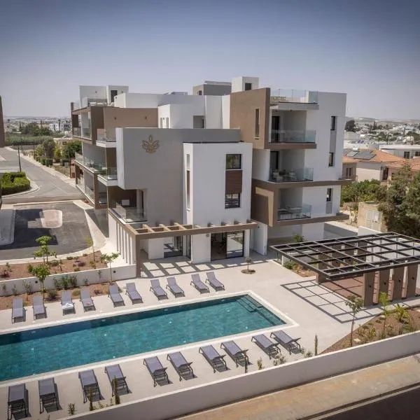 Kalamon Luxury Suite 105 with Pool and Gym, hotel in Livadhia