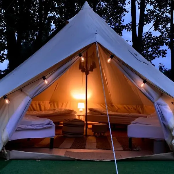Chill Camp、Giewartówのホテル