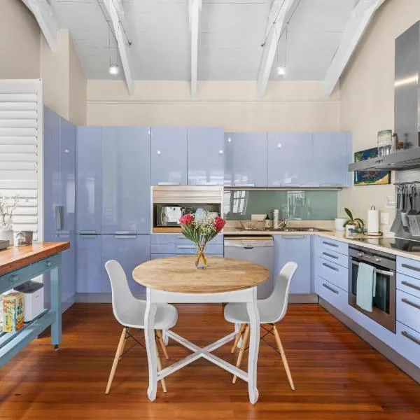 Kalk Bay Condo at The Majestic, hotel i Kalk Bay