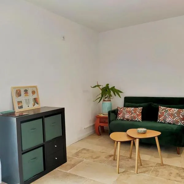 Studio indépendant tout confort, hotel in Pujaut