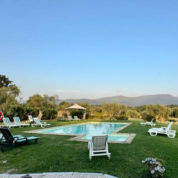 Raízes da Vinha - Quartos & Chalé na Serra da Estrela, hotel in Carragozela