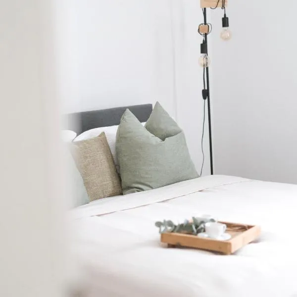 Modernes 3-Zimmer-Apartment - nähe Krankenhaus, Altstadt, Bahnhof - Parken, hotell i Amberg