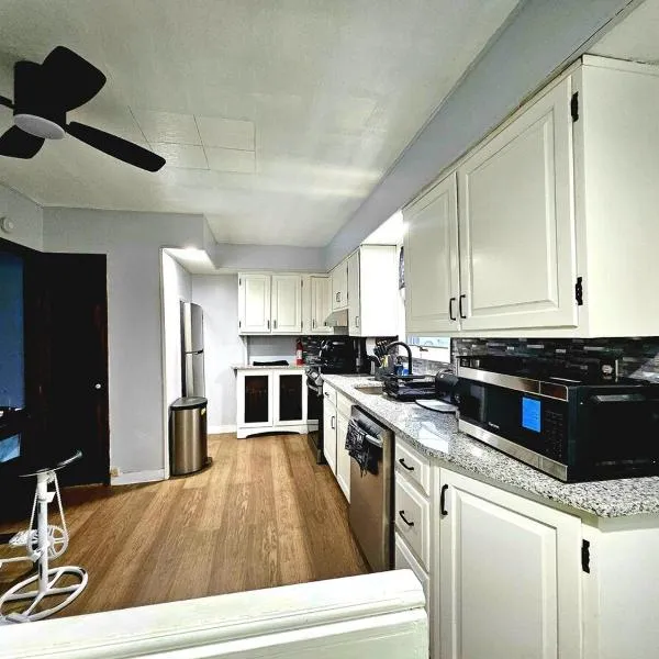 Super Comfy Entire Home, hotel v destinaci Scranton