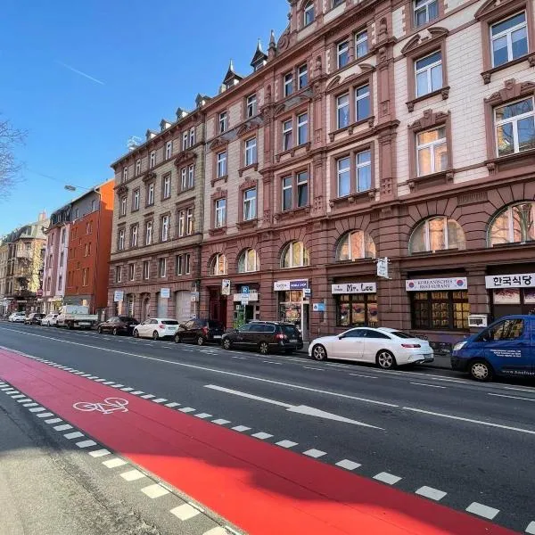 Zentrale 1 Zimmer Wohnung mit Küche, hotel en Frankfurt