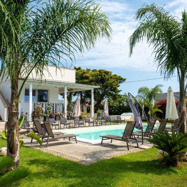 VILLA LEONARDO SAN FOCA - Room, Pool & Restaurant, hotel in San Foca