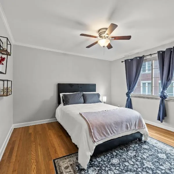 Spacious 3BR Home 5 Mins to Airport and Downtown, hotel in Columbus
