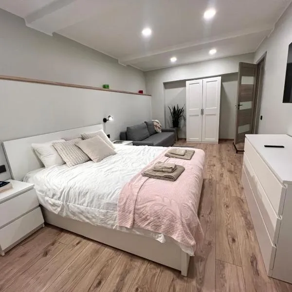 Krisjana Valdemara Apartment - Riga City Center Newly Renovated, hotel in Rīga