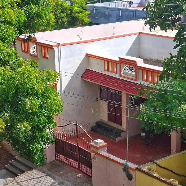 COIMBATORE 2BHK AC Private Villa By Shivalaya -Kovaipudur-, hotel v destinaci Kójamputtúr
