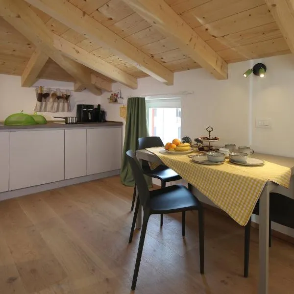 Nine Rooms Apartment, hotel v destinaci Trento