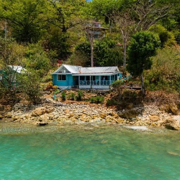 Beach house in Providencia, hotel in Providencia
