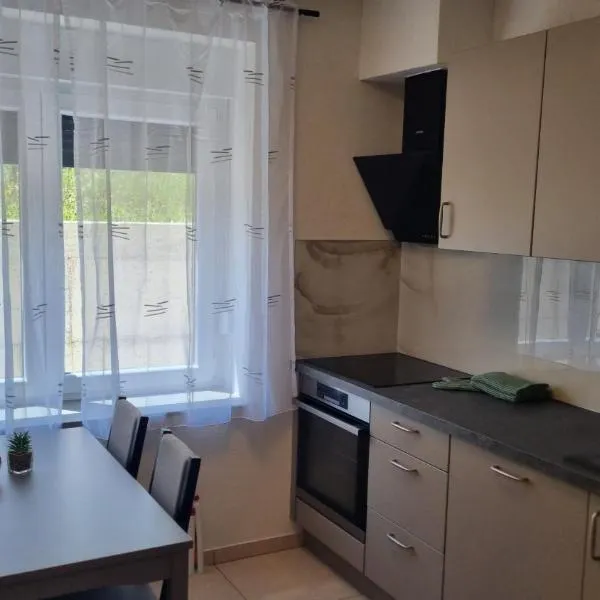 Apartma Danica, khách sạn ở Kobarid