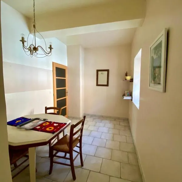 Le gîte de la serre des cades, hotel in Argens Minervois