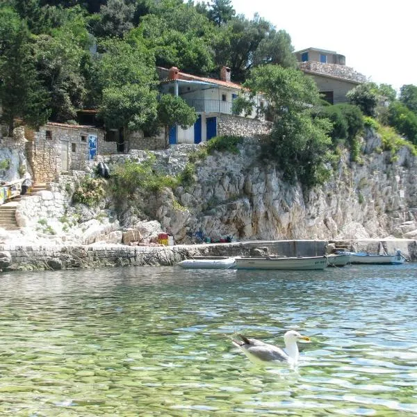 Apartment Marija with terrace, hotel in Brseč
